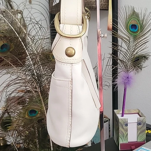 SOLD Coach 2008 Winter White Shoulder Bag - Picture 3 of 16